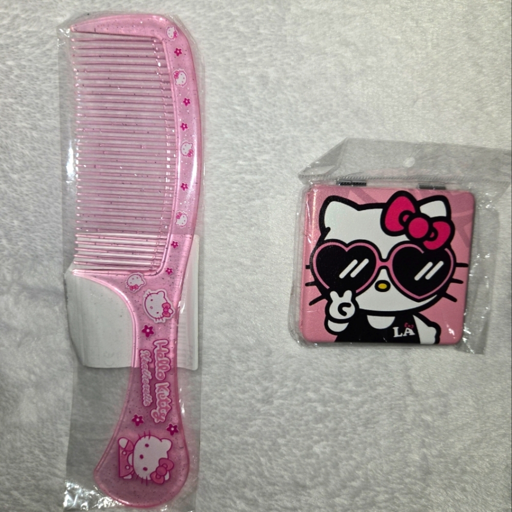 Hello Kitty Pink Comb and Mirror Set